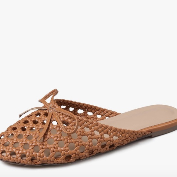 Brand new without tag slippers mule - Picture 2 of 6